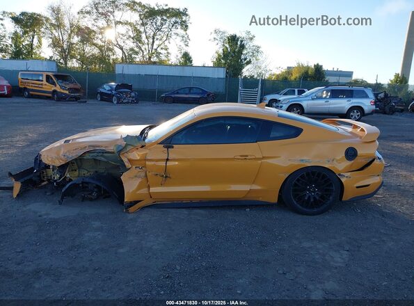 1FA6P8CF0N5116822 2022 FORD MUSTANG Желтый Вид спереди