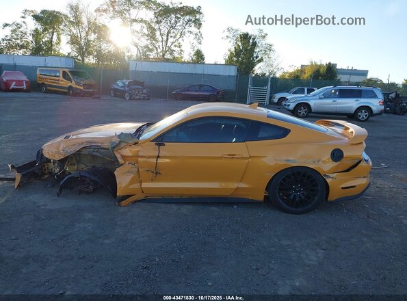 1FA6P8CF0N5116822 2022 FORD MUSTANG Желтый Панорамный вид салона 360°