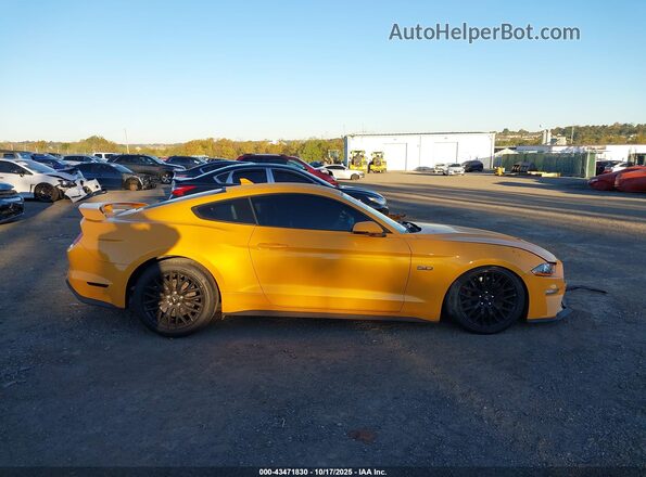 1FA6P8CF0N5116822 2022 FORD MUSTANG Желтый Вид задней части салона