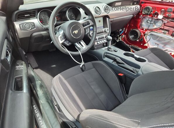 1FA6P8CF5M5129189 2021 FORD MUSTANG Red Widok deski rozdzielczej
