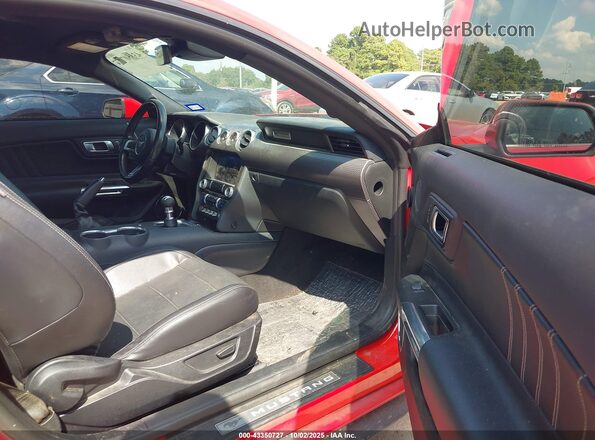 1FA6P8CF9N5111599 2022 FORD MUSTANG Red Вид салону спереду