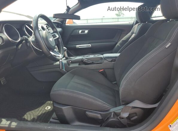 1FA6P8TH8L5149341 2020 FORD MUSTANG Оранжевый Вид салона спереди