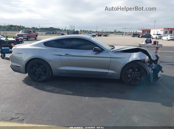 1FA6P8THXM5126032 2021 FORD MUSTANG Silver Widok wnętrza z tyłu