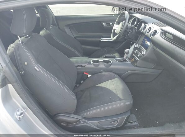 1FA6P8THXM5126032 2021 FORD MUSTANG Silver Widok wnętrza z przodu