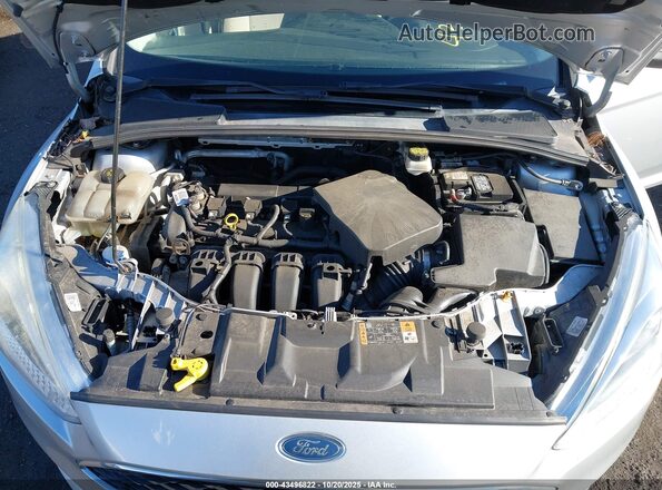 1FADP3F27HL267935 2017 FORD FOCUS Silver Widok z tyłu