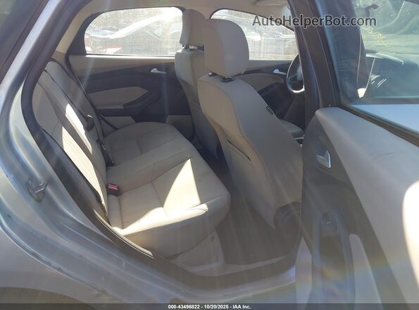 1FADP3F27HL267935 2017 FORD FOCUS Silver Widok naklejki z numerem VIN