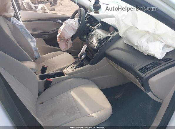 1FADP3K2XJL231913 2018 FORD FOCUS White Вид салону спереду
