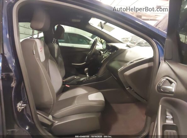 1FADP3L92HL275619 2017 FORD FOCUS ST Blue Вид салону спереду