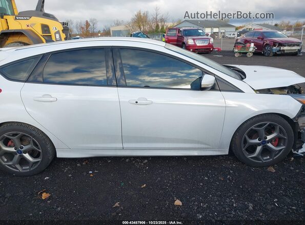 1FADP3L96HL289779 2017 FORD FOCUS ST White უკანა სალონის ხედი
