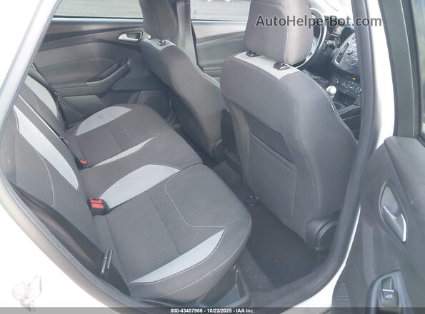1FADP3L96HL289779 2017 FORD FOCUS ST White VIN კოდის სტიკერის ხედი