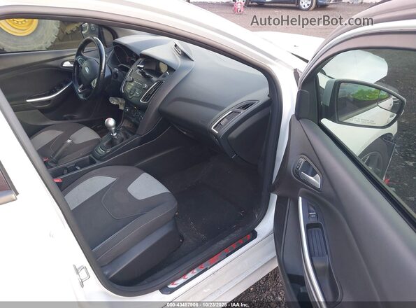 1FADP3L96HL289779 2017 FORD FOCUS ST White წინა სალონის ხედი