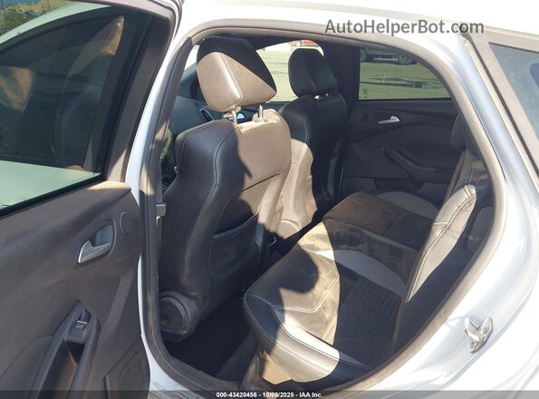 1FADP3L98HL347052 2017 FORD FOCUS ST White VIN კოდის სტიკერის ხედი