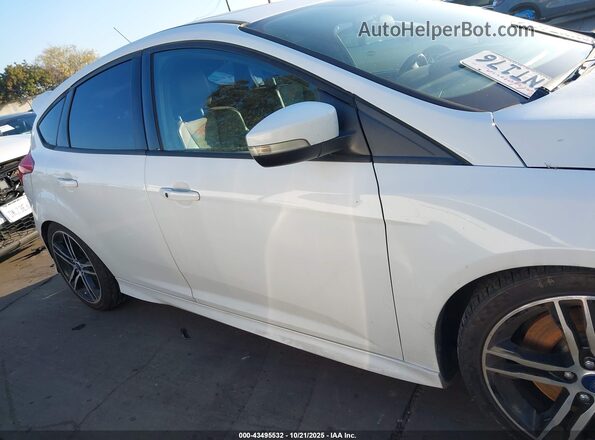 1FADP3L99HL343513 2017 FORD FOCUS ST White Rear interior view