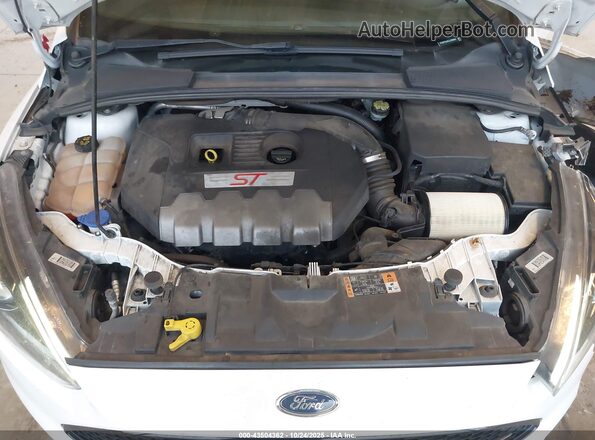 1FADP3L9XJL290004 2018 FORD FOCUS ST White Հետևի տեսք
