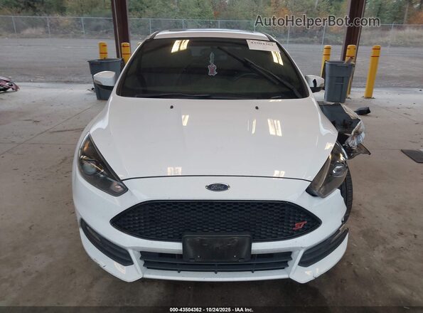 1FADP3L9XJL290004 2018 FORD FOCUS ST White Սալոնի հետևի տեսք