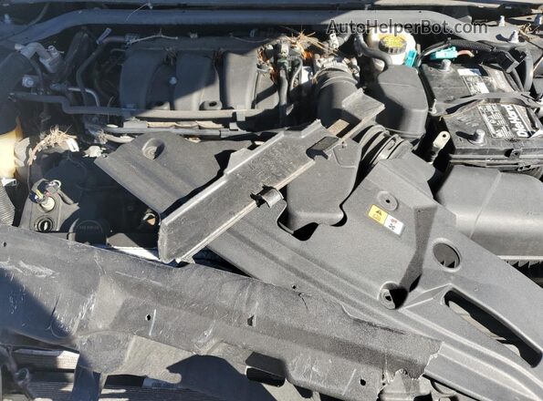 1FAHP2L85KG102437 2019 FORD TAURUS Two Tone Widok wnętrza z tyłu
