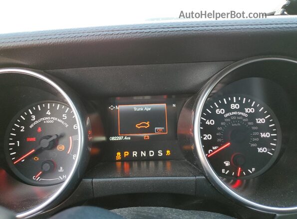 1FATP8UH2K5138514 2019 FORD MUSTANG White ხელსაწყოთა პანელის ხედი