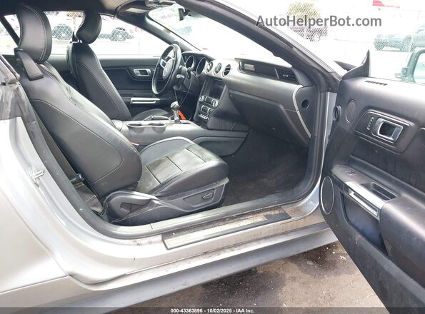 1FATP8UH3M5104956 2021 FORD MUSTANG Silver Front interior view