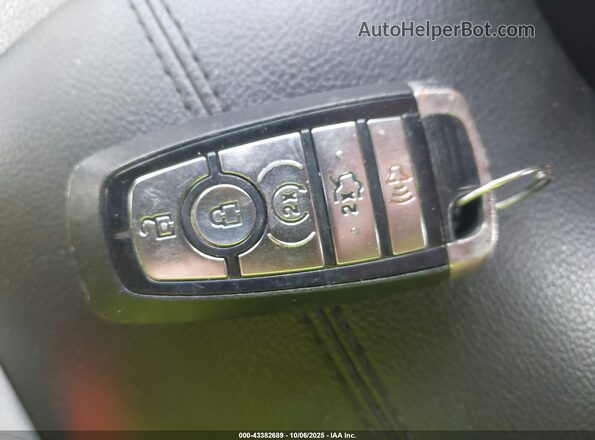 1FATP8UH5M5103954 2021 FORD MUSTANG Silver Vista del salpicadero