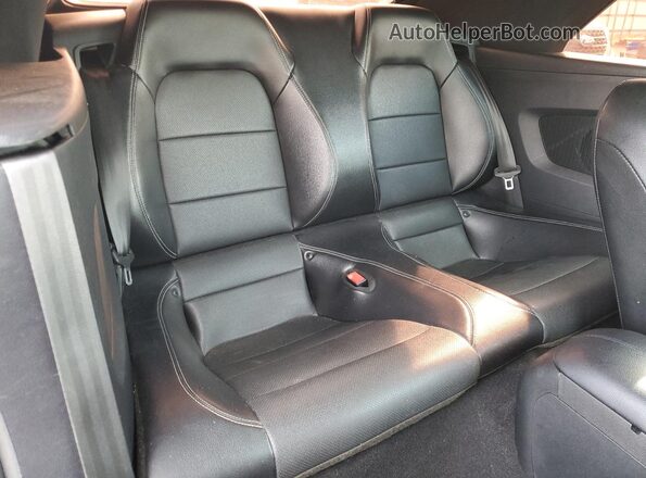 1FATP8UH6L5126092 2020 FORD MUSTANG Silver Widok tylnych siedzeń