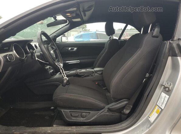 1FATP8UH9L5157434 2020 FORD MUSTANG Silver Widok wnętrza z przodu