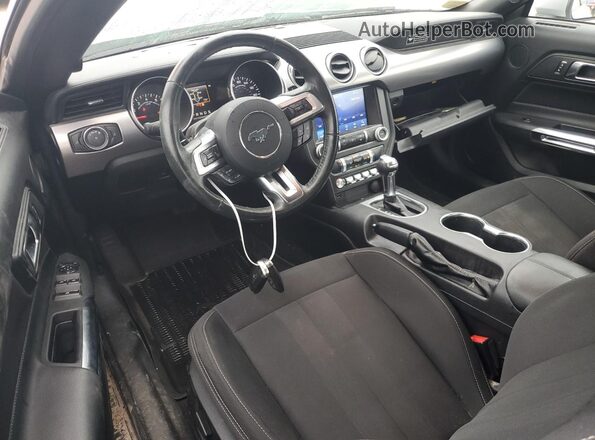 1FATP8UH9L5157434 2020 FORD MUSTANG Silver Widok deski rozdzielczej
