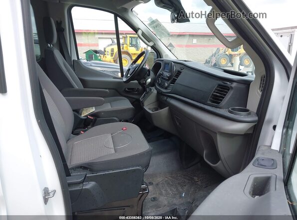 1FBAX2C83SKA30165 2025 FORD PASSENGER White Widok wnętrza z przodu