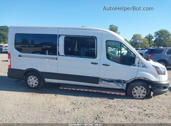1FBAX2C86LKA88983 2020 FORD PASSENGER Белый Вид задней части салона