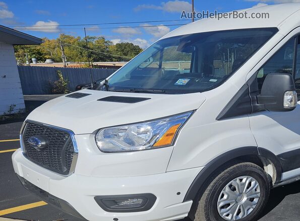 1FBAX2C89SKA37573 2025 FORD PASSENGER White Front left
