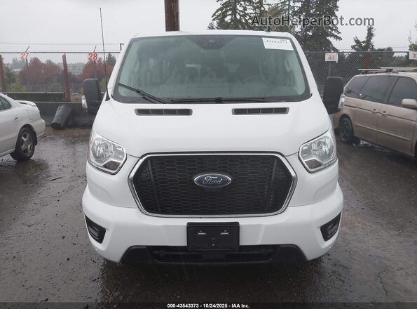 1FBAX2Y83NKA67049 2022 FORD PASSENGER White Vista del cuadro de instrumentos
