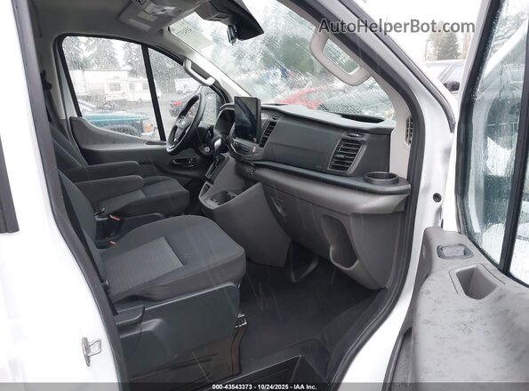 1FBAX2Y83NKA67049 2022 FORD PASSENGER White Vista interior delantera