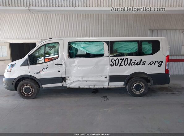 1FBAX2Y84MKA51246 2021 FORD PASSENGER White სალონის 360-გრადუსიანი ხედი