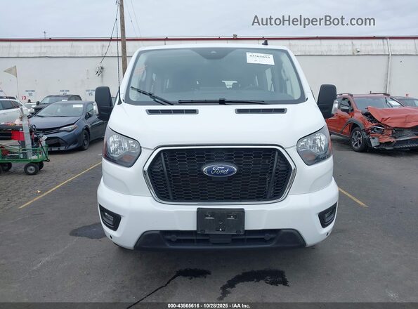 1FBAX2Y84RKA15998 2024 FORD PASSENGER White Widok zestawu wskaźników