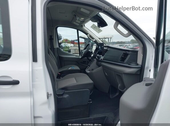 1FBAX2Y84RKA15998 2024 FORD PASSENGER White Widok wnętrza z przodu
