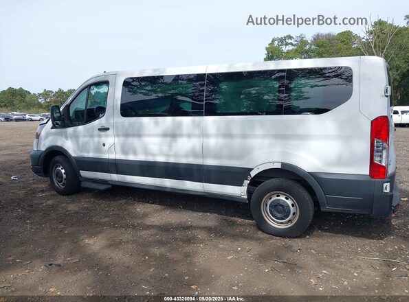 1FBAX2Y88PKA21154 2023 FORD PASSENGER White Սալոնի 360 աստիճան տեսք