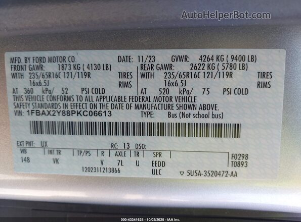 1FBAX2Y88PKC06613 2023 FORD PASSENGER Silver Widok komory silnika