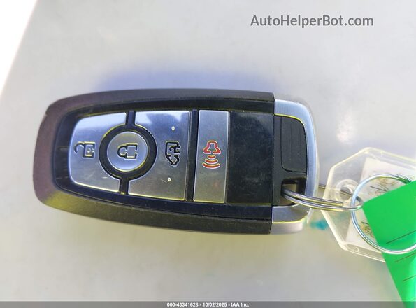 1FBAX2Y88PKC06613 2023 FORD PASSENGER Silver Widok deski rozdzielczej