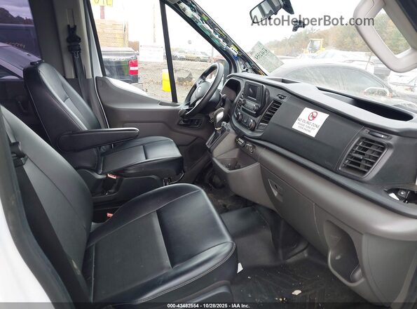 1FDAX2C83MKB01505 2021 FORD PASSENGER White წინა სალონის ხედი