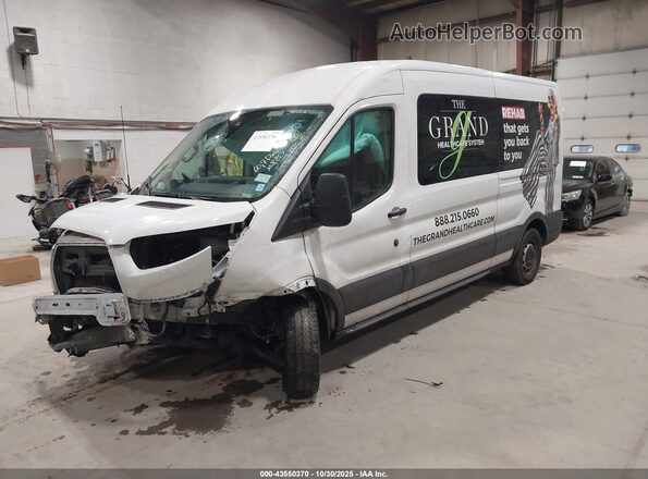1FDAX2C87RKB18038 2024 FORD PASSENGER White Առջևի ձախ երեք քառորդ տեսարան