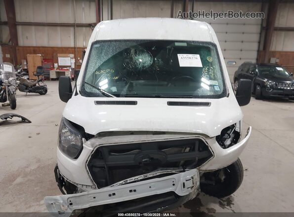 1FDAX2C87RKB18038 2024 FORD PASSENGER White Սալոնի հետևի տեսք