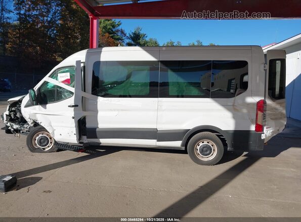 1FDAX2C88NKA20386 2022 FORD PASSENGER White Вид задньої частини салону