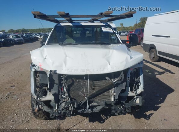 1FDBF2A6XMEC76342 2021 FORD F-250 White Widok wnętrza z tyłu