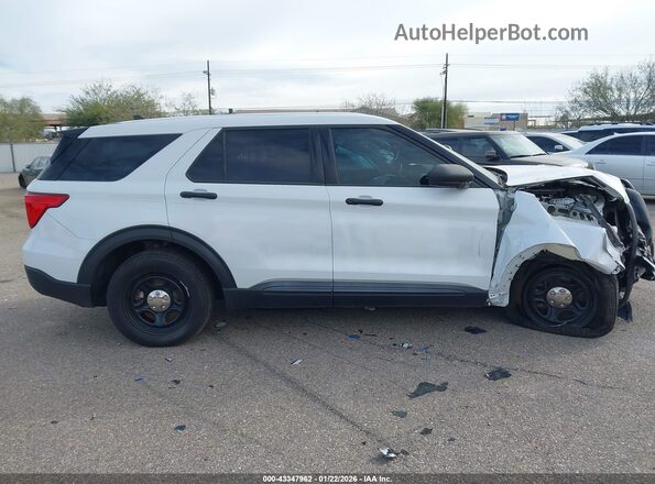 1FM5K8AB3MGA42430 2021 FORD POLICE INTERCEPTOR White 360 interior view