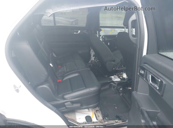 1FM5K8AB5RGA67935 2024 FORD POLICE INTERCEPTOR White Widok naklejki z numerem VIN