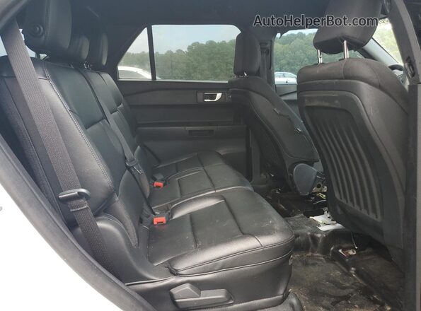 1FM5K8AB8LGB67812 2020 FORD FORD EXPLORER White Widok wnętrza z tyłu