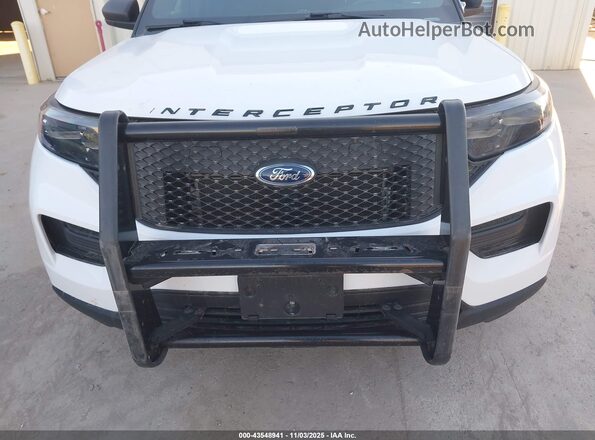 1FM5K8AC2MNA10556 2021 FORD POLICE INTERCEPTOR White Widok z przodu