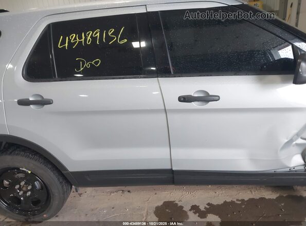 1FM5K8AR0GGC92726 2016 FORD POLICE INTERCEPTOR Gray Rear interior view
