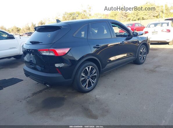 1FMCU0G63NUB51681 2022 FORD ESCAPE Черный Задняя правая четверть