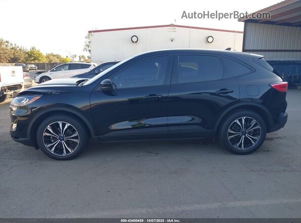 1FMCU0G63NUB51681 2022 FORD ESCAPE Черный Вид задней части салона