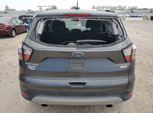 1FMCU0J9XHUD19775 2017 FORD ESCAPE Серый Вид сзади